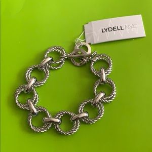 Cute Silver Tones Link Bracelet! FIRM
